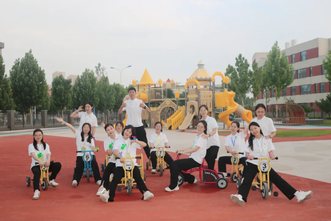 家长开放日活动(图10) bat365小蜗牛幼儿园家长开放日活动(图10)