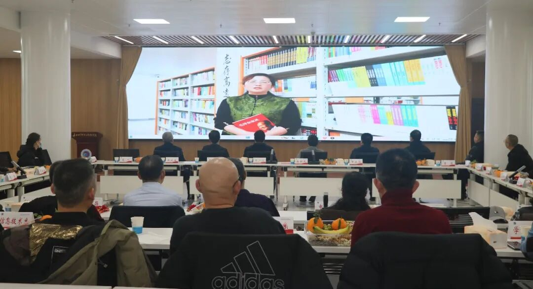 耕耘结硕果,岁月铸荣光——bat365举行荣誉退休仪式(图5) 耕耘结硕果,岁月铸荣光——bat365举行荣誉退休仪式(图5)