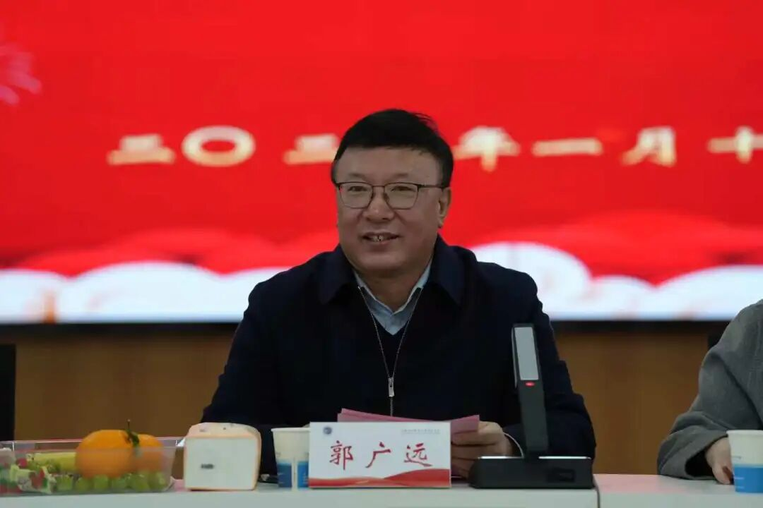 耕耘结硕果,岁月铸荣光——bat365举行荣誉退休仪式(图11) 耕耘结硕果,岁月铸荣光——bat365举行荣誉退休仪式(图11)