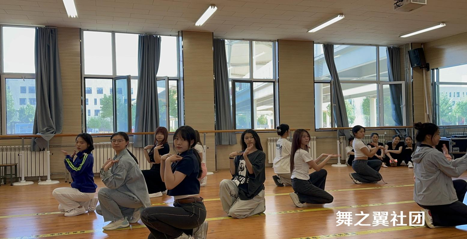 bat365学生社团简介(图6) bat365学生社团简介(图5)