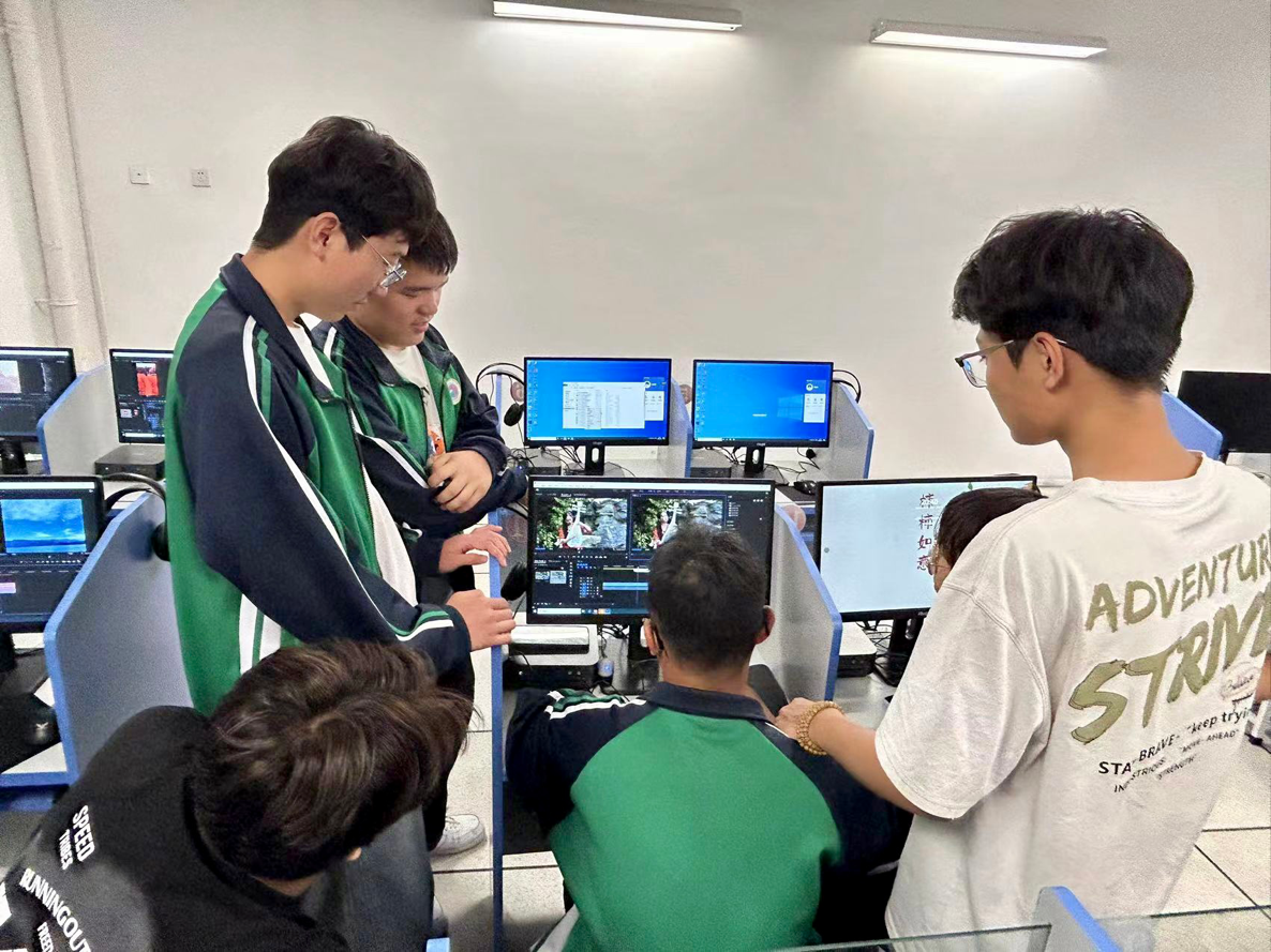 bat365学生社团简介(图16) bat365学生社团简介(图15)